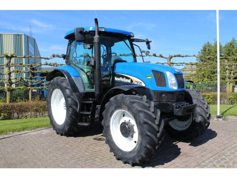 New Holland TS135A